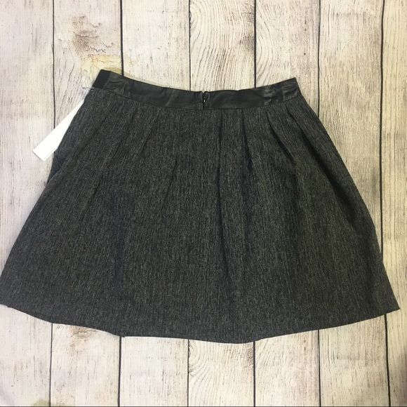 Revolve Line & Dot Leather Trimmed Mini Skirt Size Medium - Picture 2 of 5